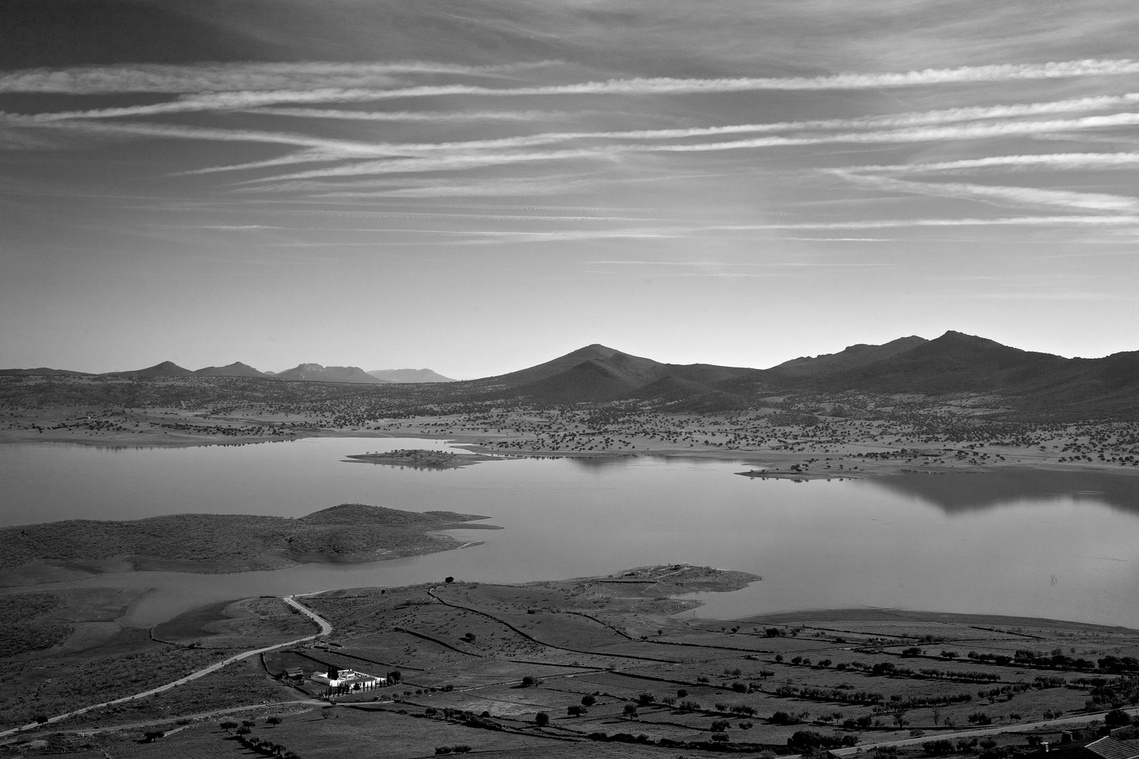 El embalse de La Serena (Badajoz) es el más grande de España. Los Pueblos de 15 días de los que hablan los forasteros de esta serie están en su entorno. 