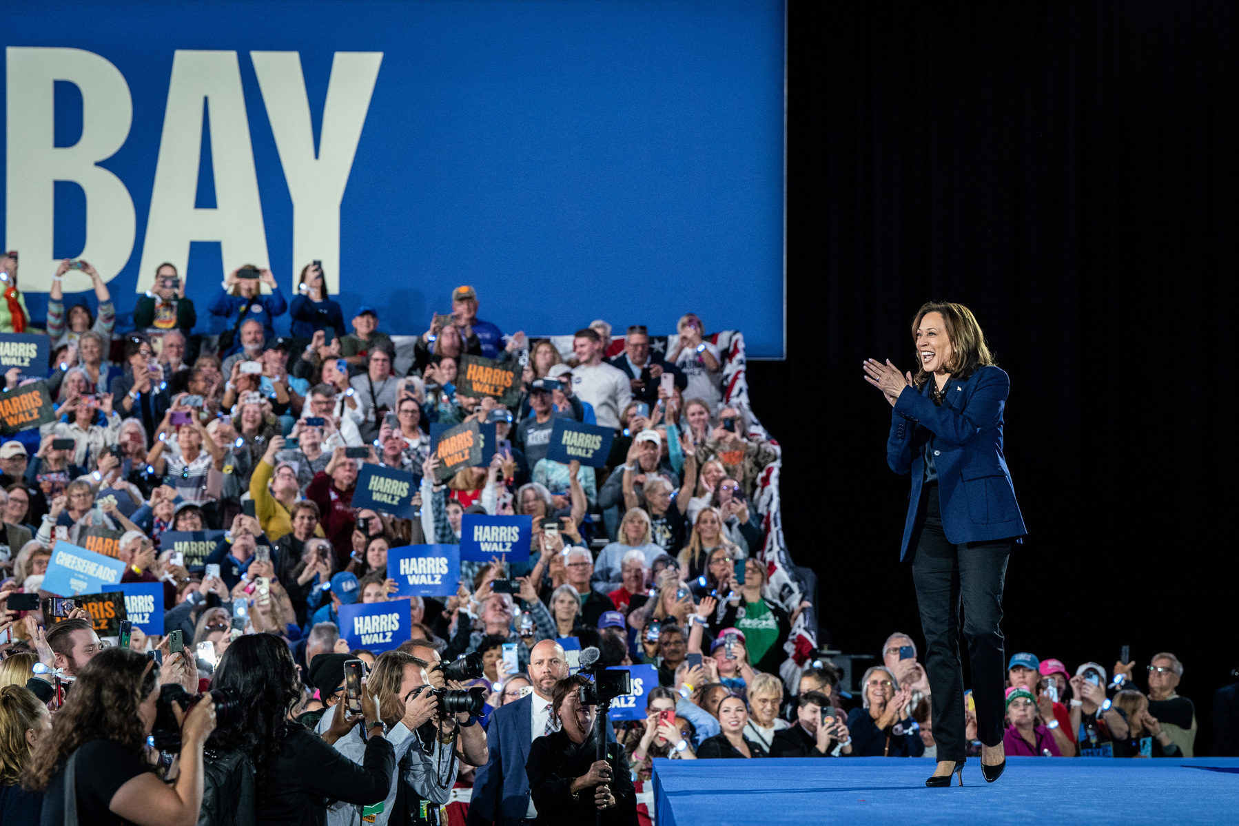 HARRIS. Vice President Kamala Harris speaks at a campaign rally in Resch Expo near Lambeau Field in Green Bay, Wisconsin, on Thursday, Oct. 17, 2024. (Photo by Haiyun Jiang for The New York Times)