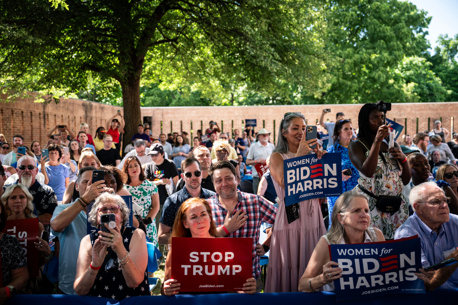 BIDEN-HARRISBURG. Supporters of President Joe Biden cheer as he holds a campaign event in Harrisburg, Pennsylvania, on Sunday, July 7, 2024. (Photo by Haiyun Jiang for The New York Times)