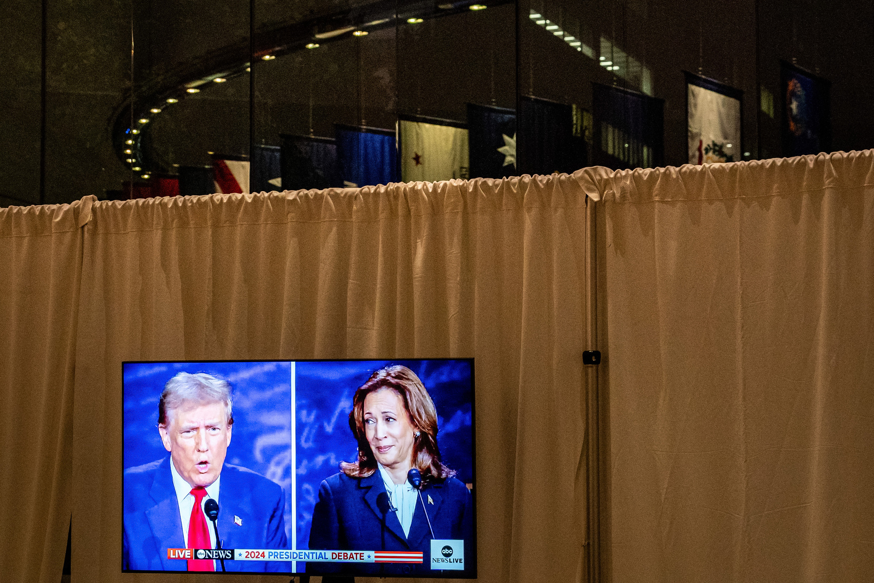 NYTDEBATE24. Vice President Kamala Harris and former president Donald Trump participate in the presidential debate at the National Constitution Center in Philadelphia, Pennsylvania, on Tuesday, September 10, 2024. (Photo by Haiyun Jiang for The New York T