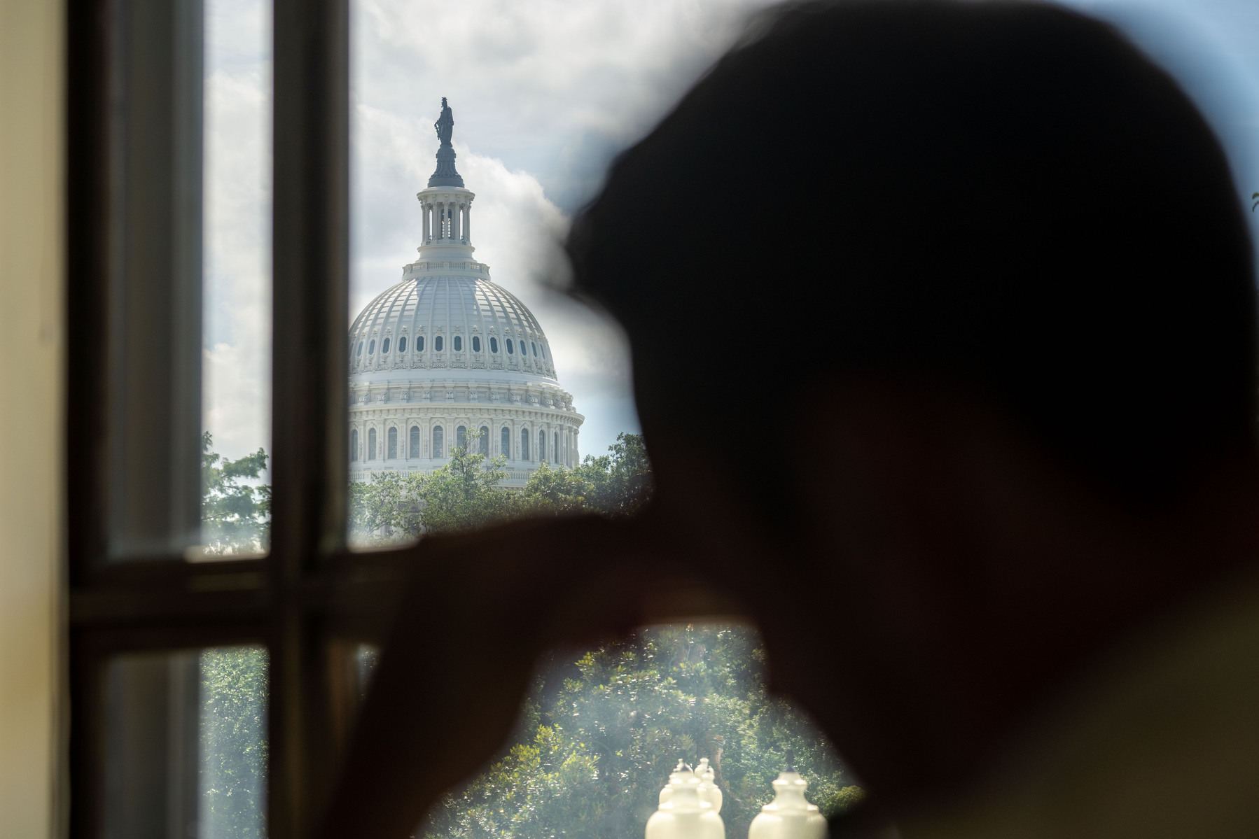 DC-Hill. A staff prepares for the languages in the reconciliation bill before the “vote a rama” of the bill on Saturday, August 6, 2022. (Photo by Haiyun Jiang/The New York Times)
