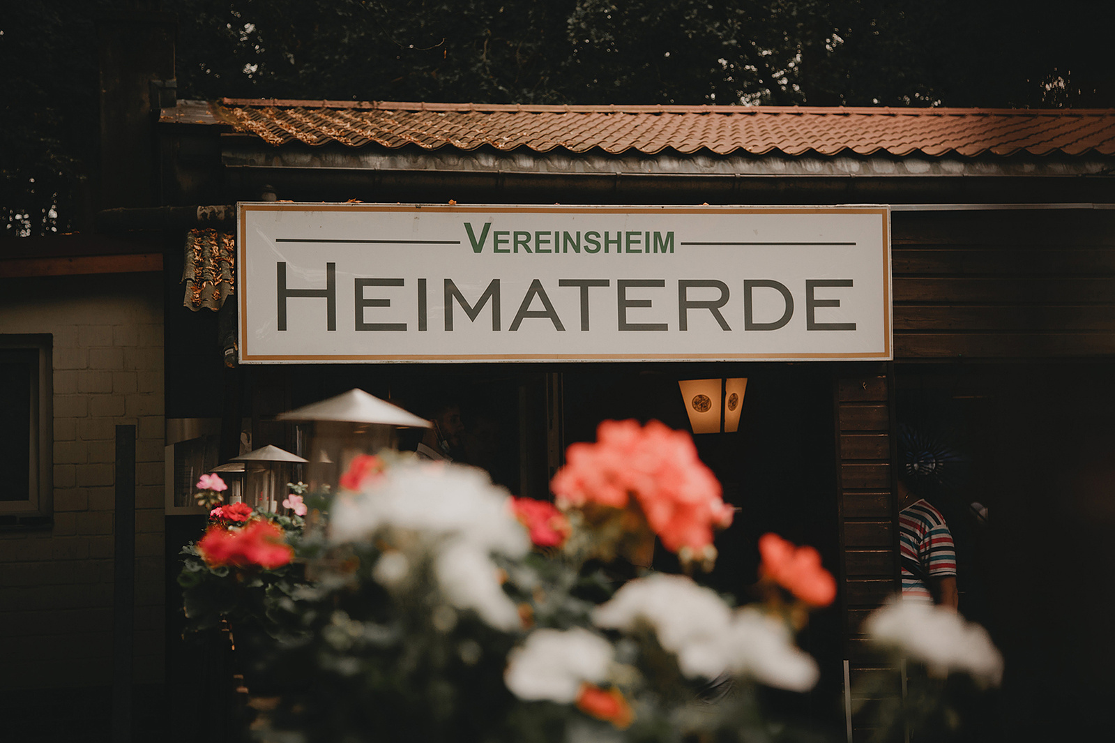in Zeiten von Corona wurde das Vereinsheim der Kleingartenanlage Heimaterde in Berlin zur Hochzeitslocation 