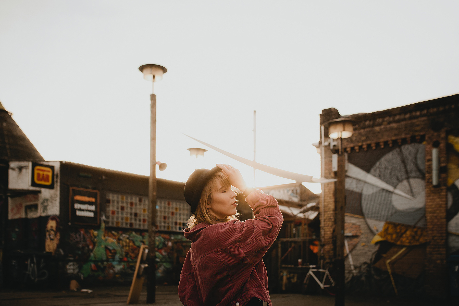 Fotoshooting im Sonnenuntergang in Berlin