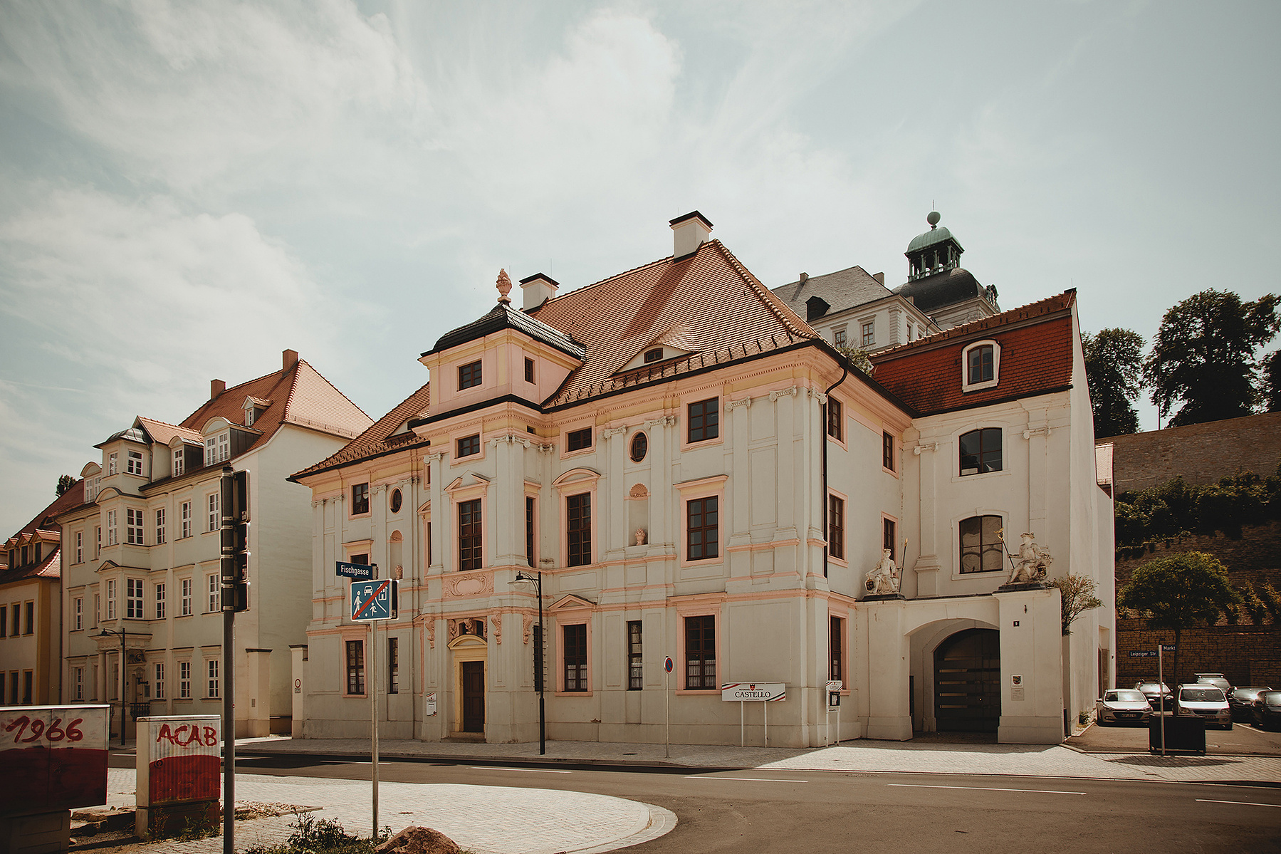 Außenansicht vom Standesamt Weißenfels, fotografiert von einer Hochzeitsfotografin im Burgenlandkreis.