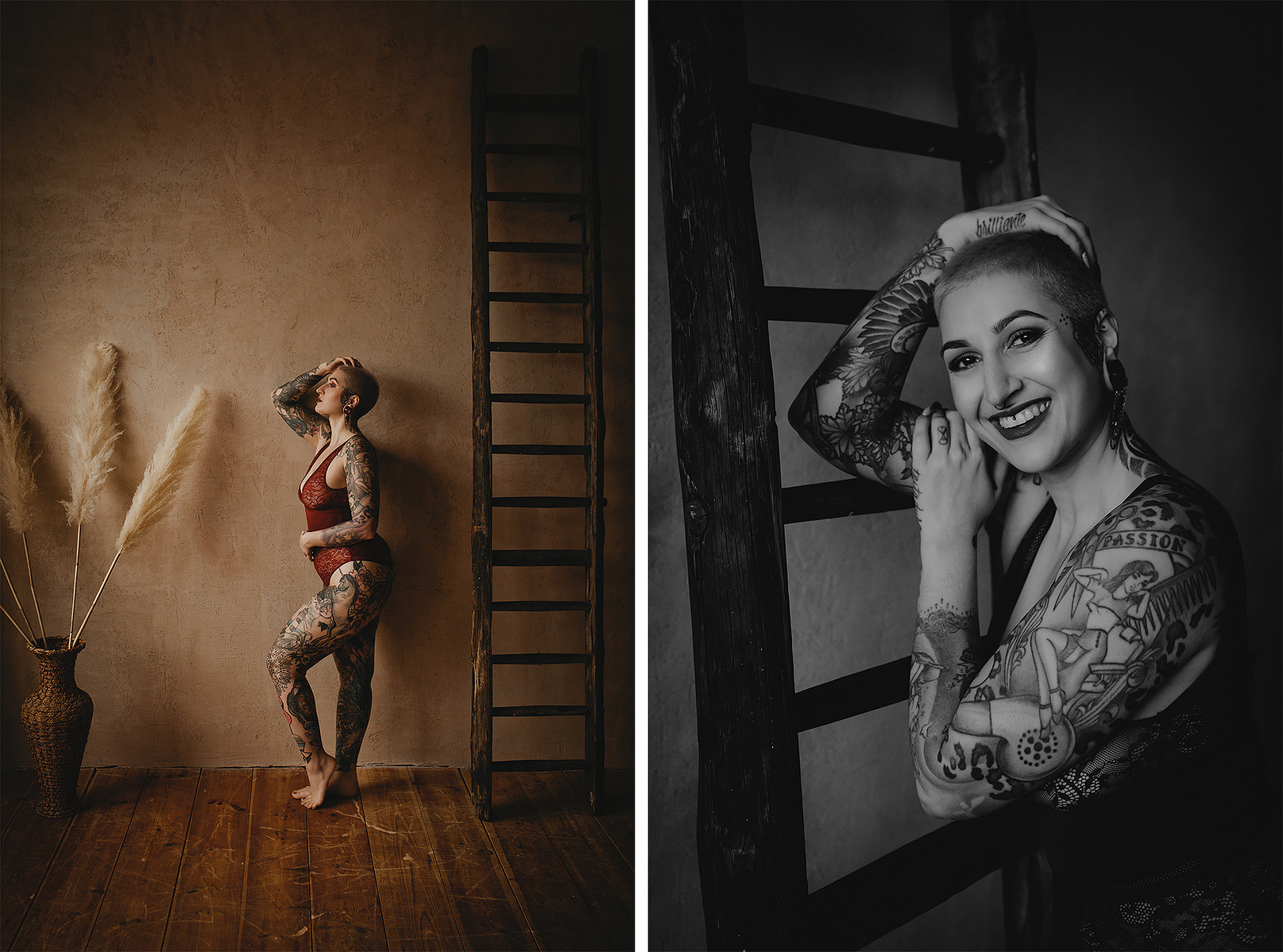 Eine tätowierte Frau stützt sich auf eine Leiter und lacht beim Boudoir Fotoshooting in Berlin in die Kamera. 