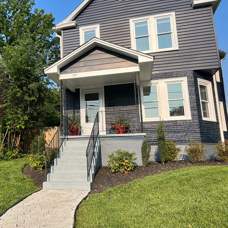 Location:
715 South Washington Street
Winchester, VA 22601

An At The Hub, LLC rental property
Downtown Winchester, Virginia