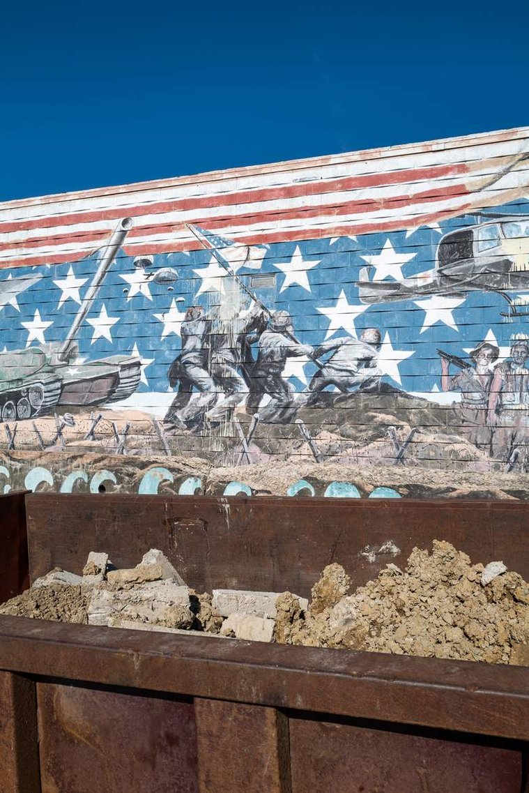 A mural depicting the United States army and flag on a street in Pittsburgh, Pennsylvania
