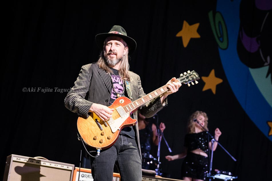 The Black Crowes at Tachikawa Stage Garden, Tokyo, Japan/ Photo by Aki Fujita Taguchi