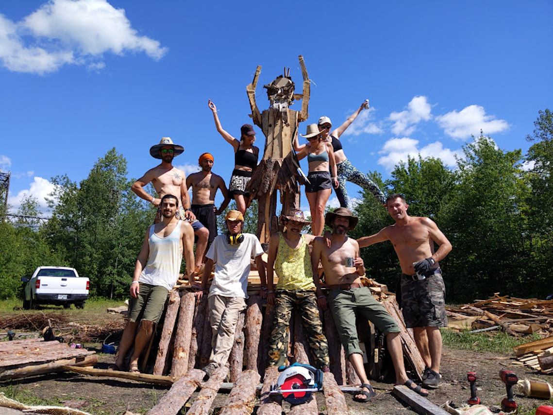 Lead for deco and finishings on the Effigy sculpture for Osti'd Burn, Mansonville Québec, 2022. 