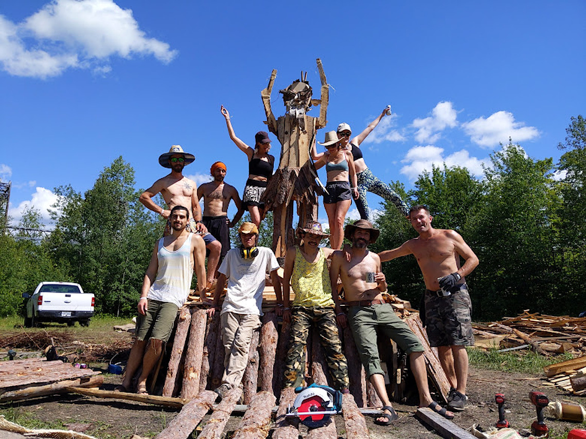 Lead for deco and finishings on the Effigy sculpture for Osti'd Burn, Mansonville Québec, 2022. 