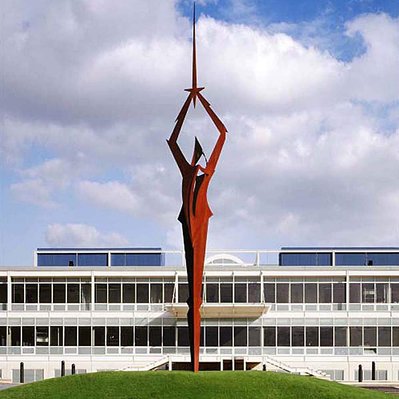 Sculptor and Art Collector John Raimondi's monumental sculpture "Artorius."
