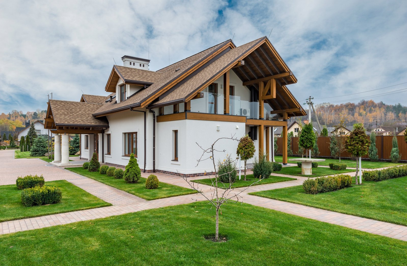 Realizzazione villa singola con opere di muratura, copertura ed isolamenti termici esterni realizzata da Edil Universal.