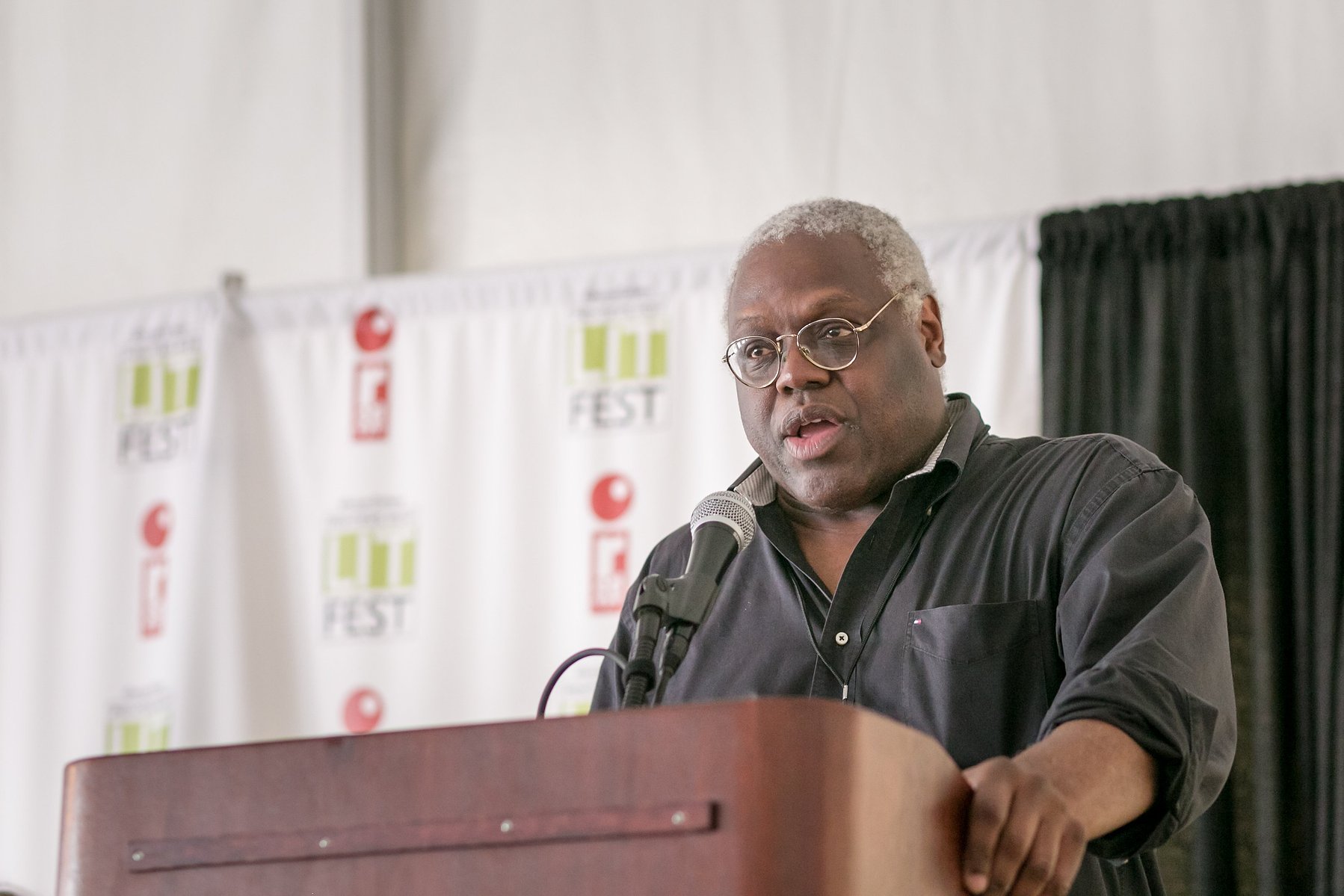 Author and speaker at event photographed by los angeles freelance photographer Alsisa Pagels-Minor