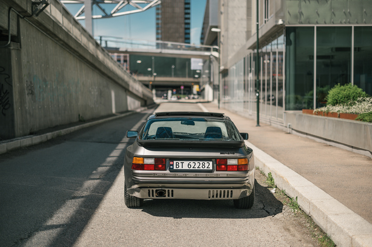porsche 944