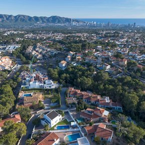 Vue aérienne d'une villa à Benidorm en Espagne