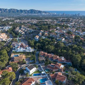 Vue aérienne d'une villa à Benidorm en Espagne