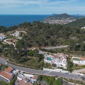 Vue aérienne d'une villa à Hyères