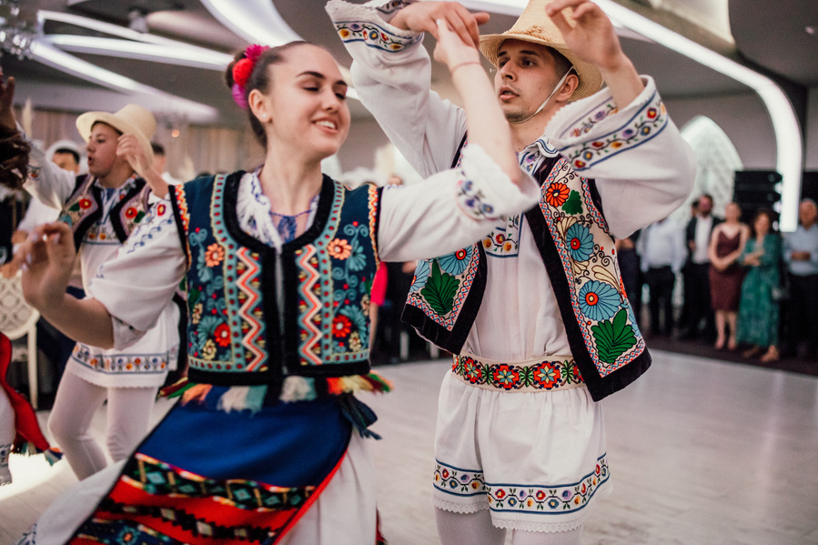 Dansuri populare la nunta Complexul Turistic Căpuș – Elegance Events Hall
