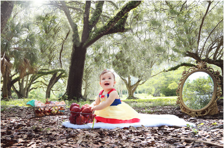 Snow White Disney toddler photoshoot in Miami
