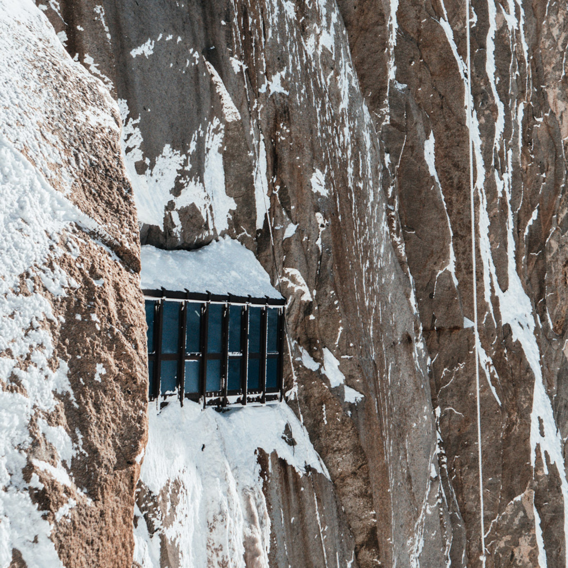 Le tunnel et la vue sur le massif du Mont Blanc