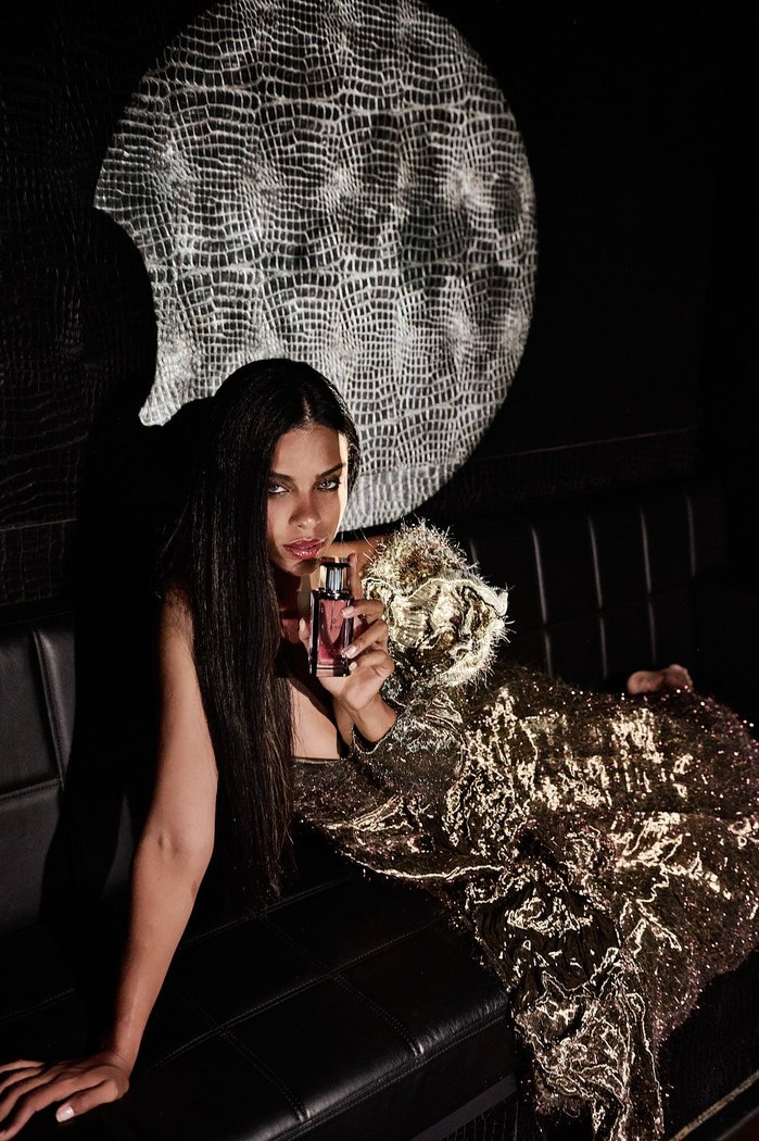 Client: Oliente Parfum
Photographer: Anja Wurm
Hair & Makeup Artists: Stepahnie Jeg and Suzana Art
Styling: Lorena Lareo
