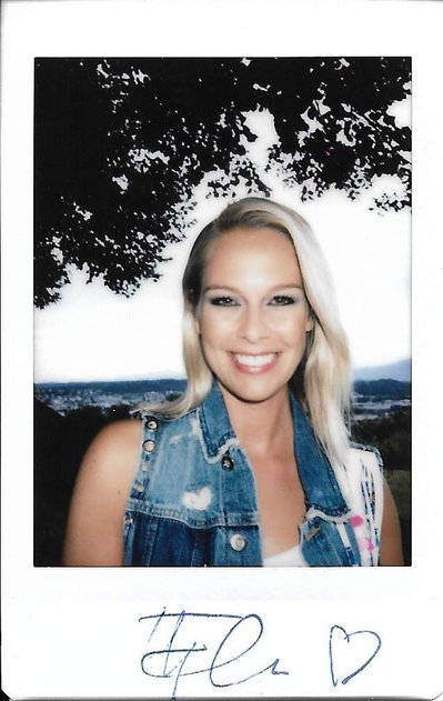 Linda Fäh , Sängerin und Moderatorin