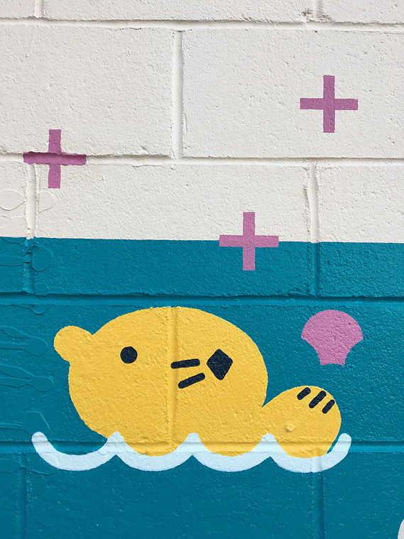 A close-up of the otter in Annie Chen's Sea to Sky mural in East Vancouver.