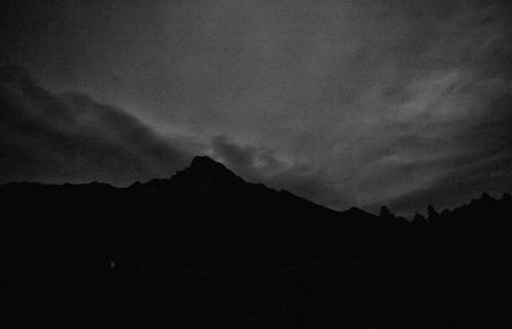 Going back from the dark forest of Shiratani Unsuikyo.