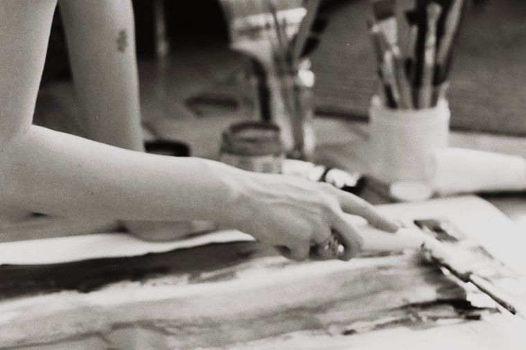 cristina golovatic painter for the eastern beat by anna jopp photographer budapest expat