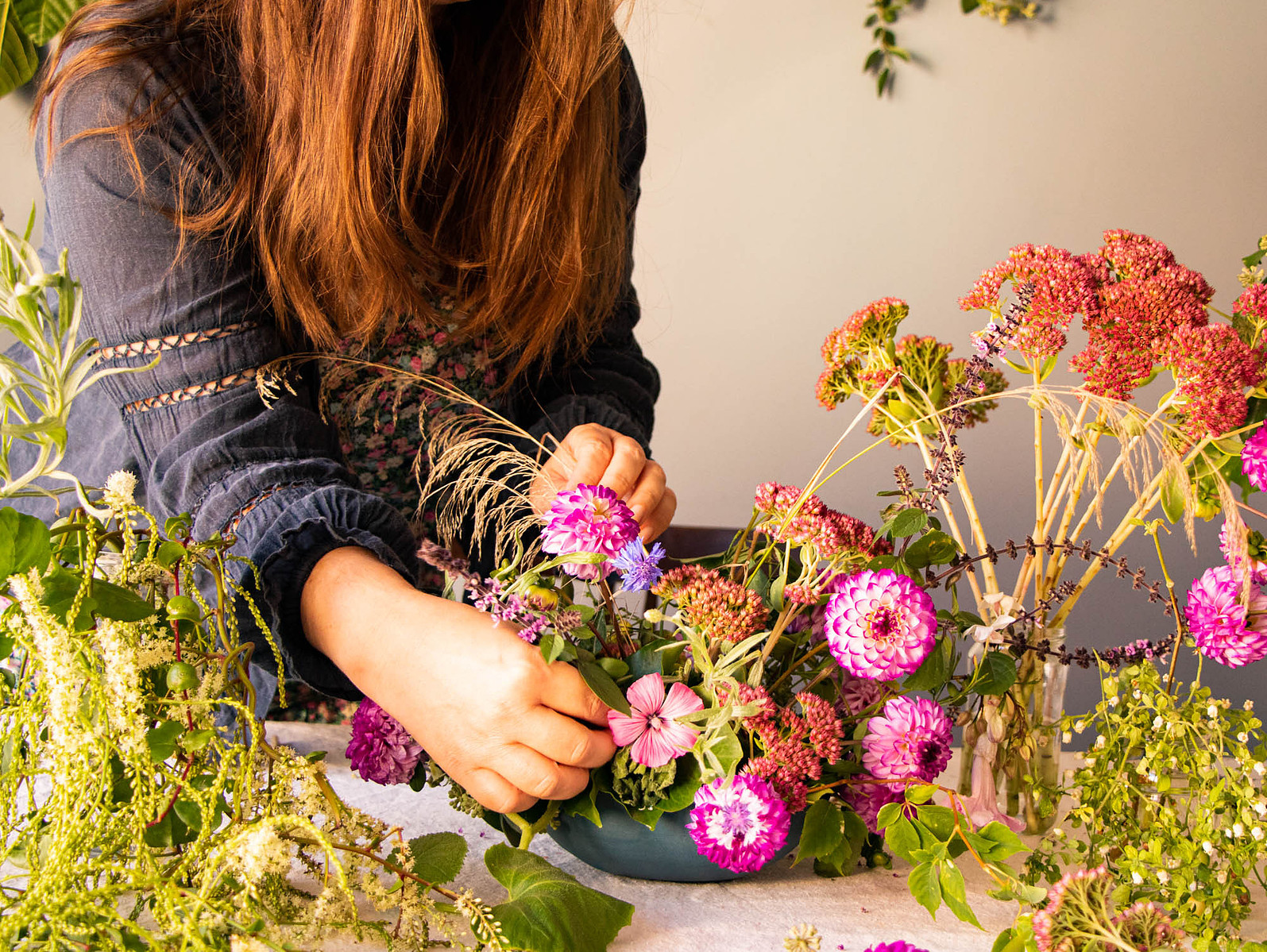 floral design class dahlias