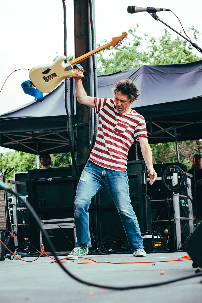 tour photographer Austin, Austin photographer, Austin music photographer, Texas music photographer, photographer near me, photo of Yo La Tengo performing live on stage, Justin Cook