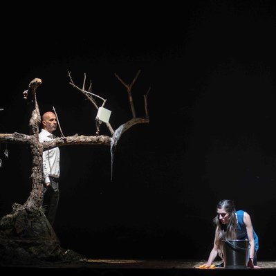 “Una storia fatta di bugie” al Teatro di Villa Lazzaroni di Jennifer Clement. Regia di Yaser Mohamed e adattamento teatrale di Sabrina Biagioli e Iris Basilicata