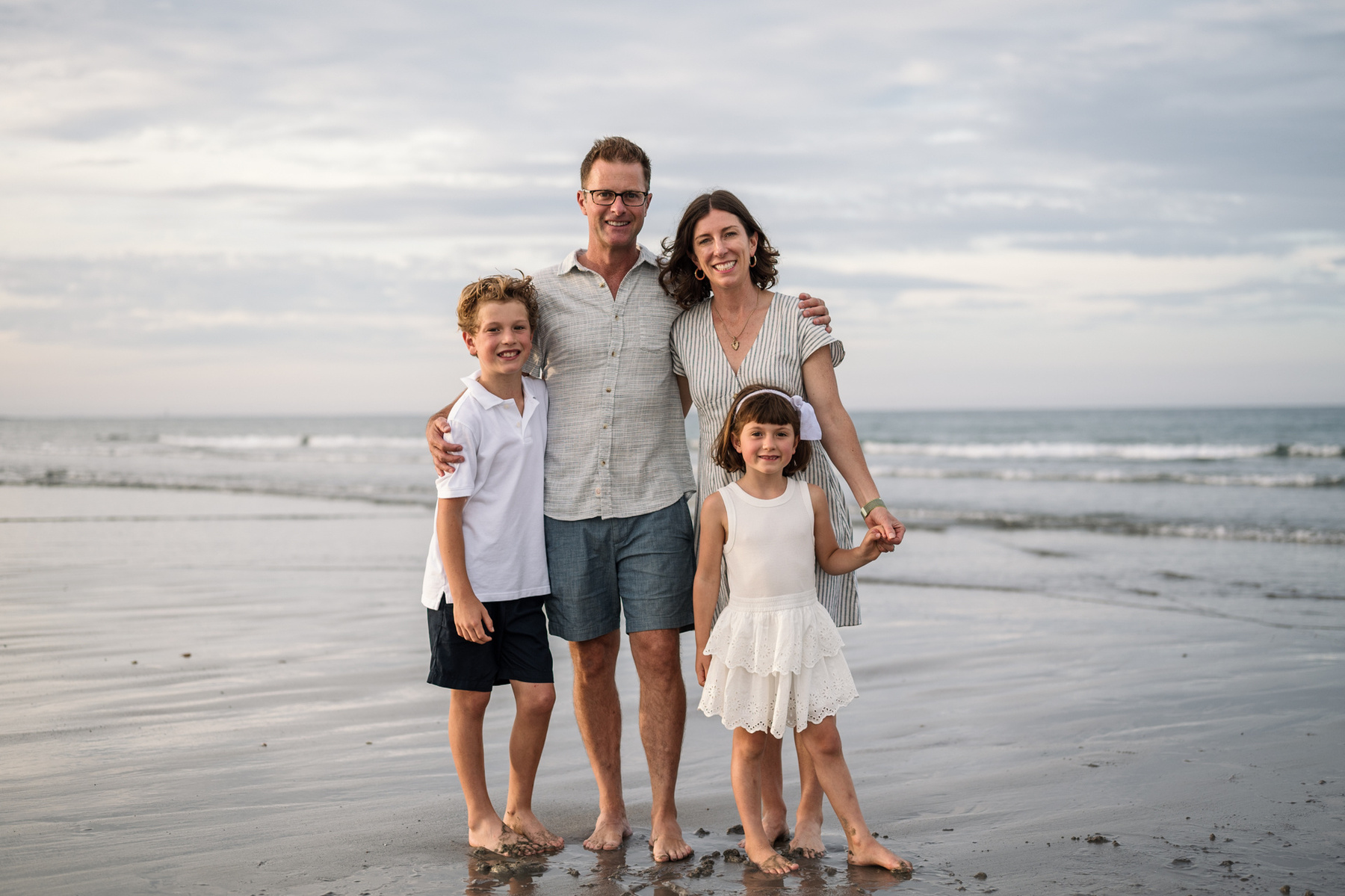 An extended family photo session at Nantasket Beach in Hull MA by Boston family photographer Korri Leigh Crowley
