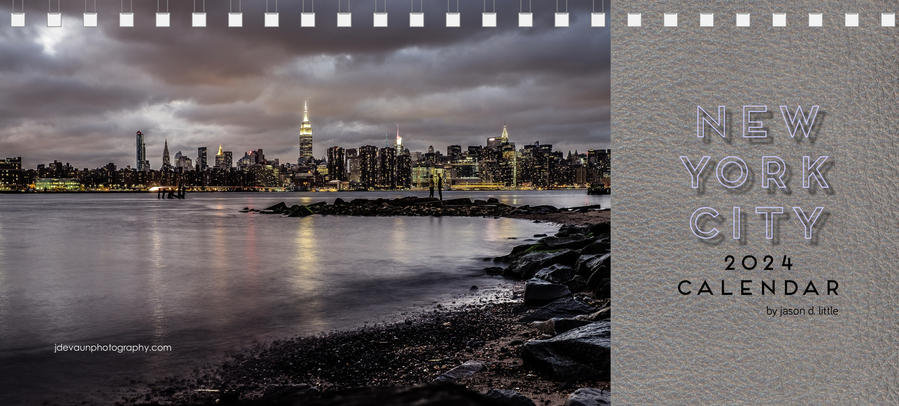 12 months of New York City  images (desktop calendar)