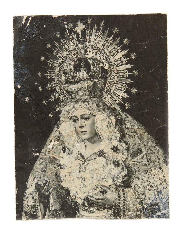 Imagen de archivo de la virgen de la macarena del proyecto fotográfico Todo, sobre el fascismo en España. Photographic image of the Macarena Virgin, from the photo project Todo.