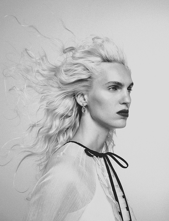 Vogue Greece x Pantene campaign by photographer Maria Magdalinou