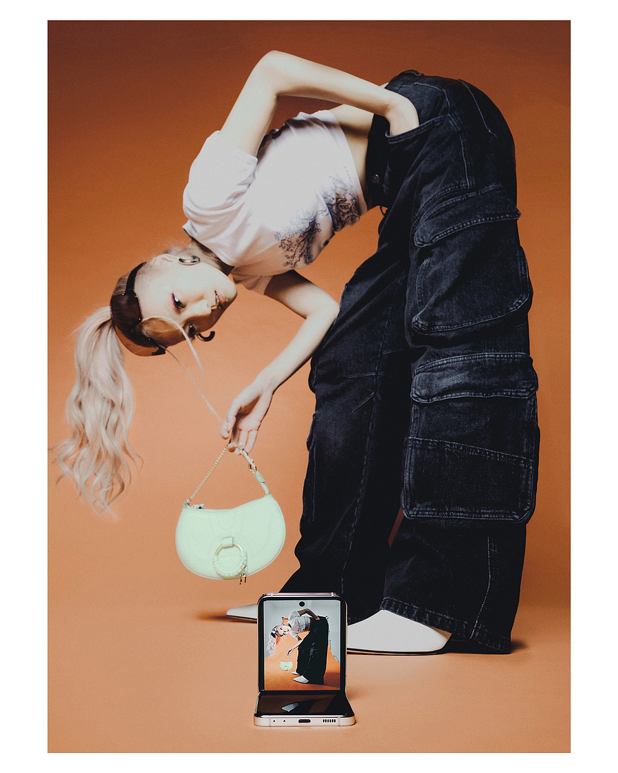 Y2K inspired fashion and beauty editorial for Vogue Greece x Samsung by photographer Maria Magdalinou
