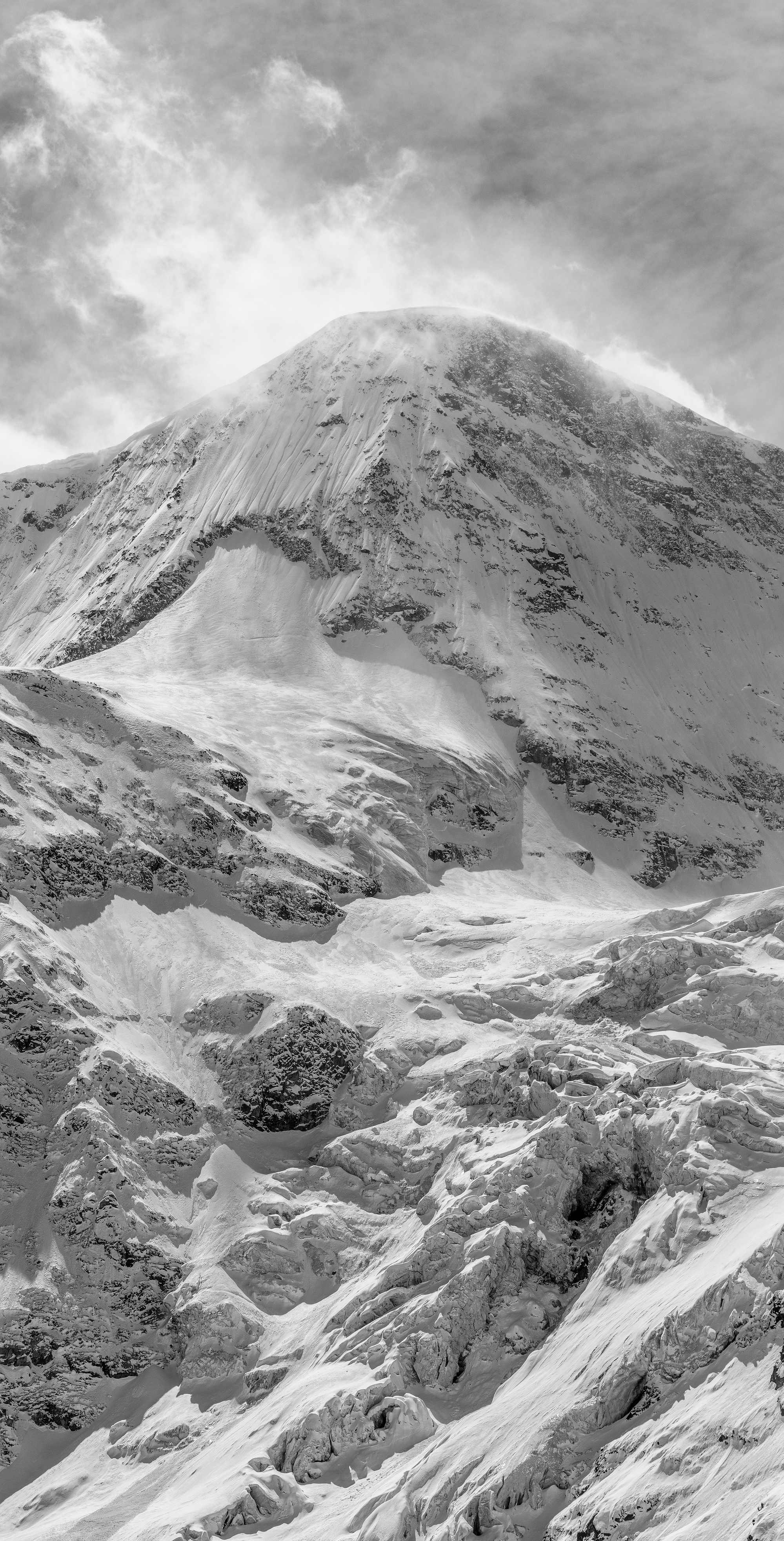 Face nord du Pigne d'Arolla en hiver, photo noir-blanc