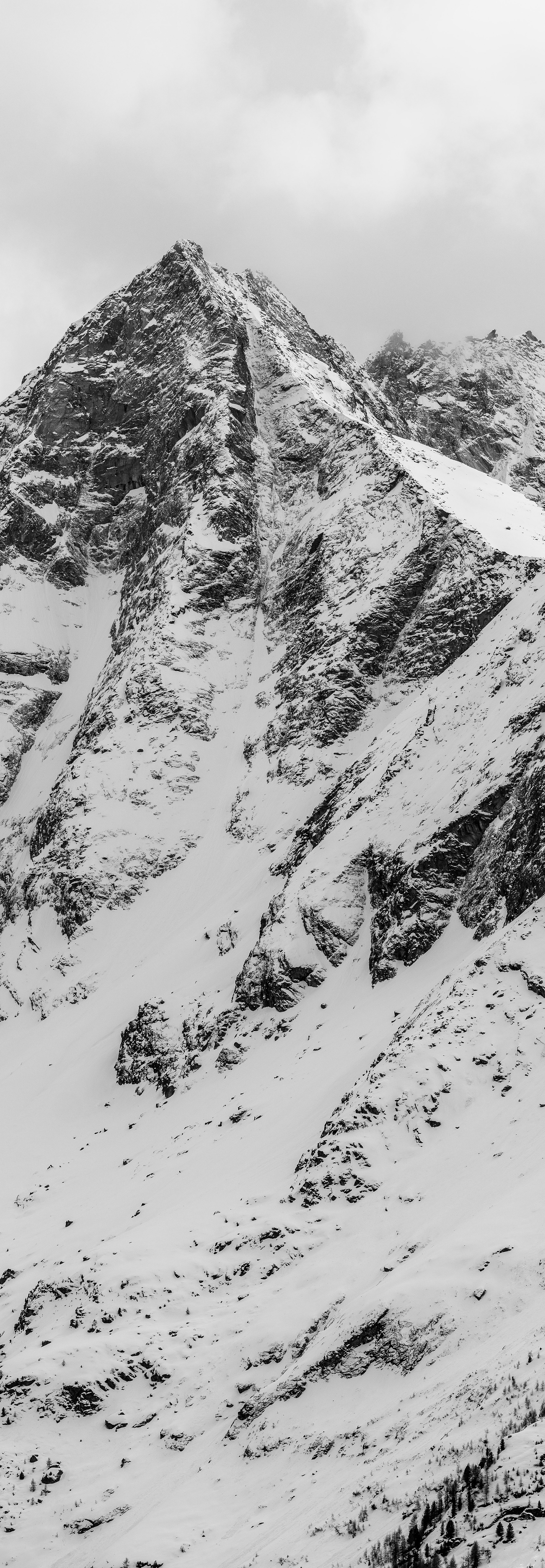 Grande Dent de Veisivi face Nord photo noir blanc