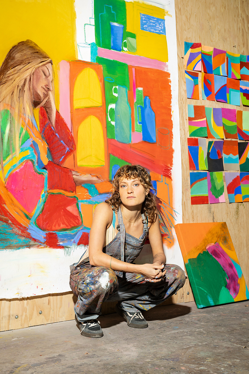 Annie Rose Fiddian-Green
portrait
studio 