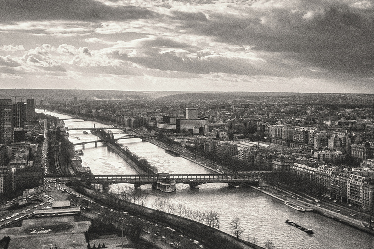 View of the Seine River's Allée des Cygnes with the Pont de Bir-Hakeim and other bridges from the Eiffel Tower, France.

