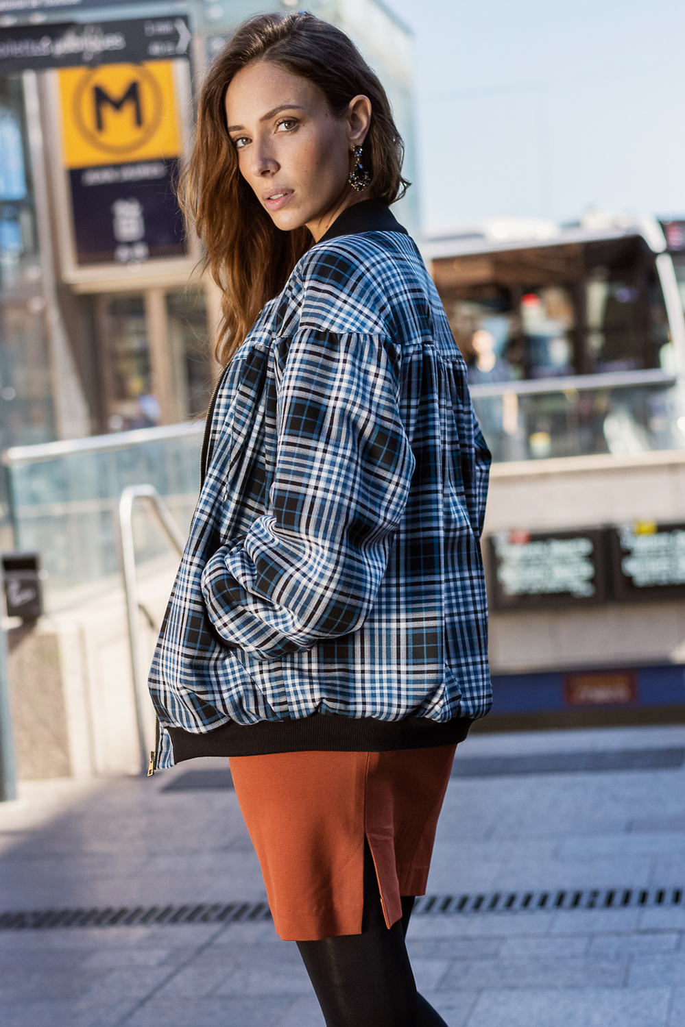 Alyssia Meunier pose pour le lookbook de ma Petite Mercerie à Toulouse, par Johanna Senpau.