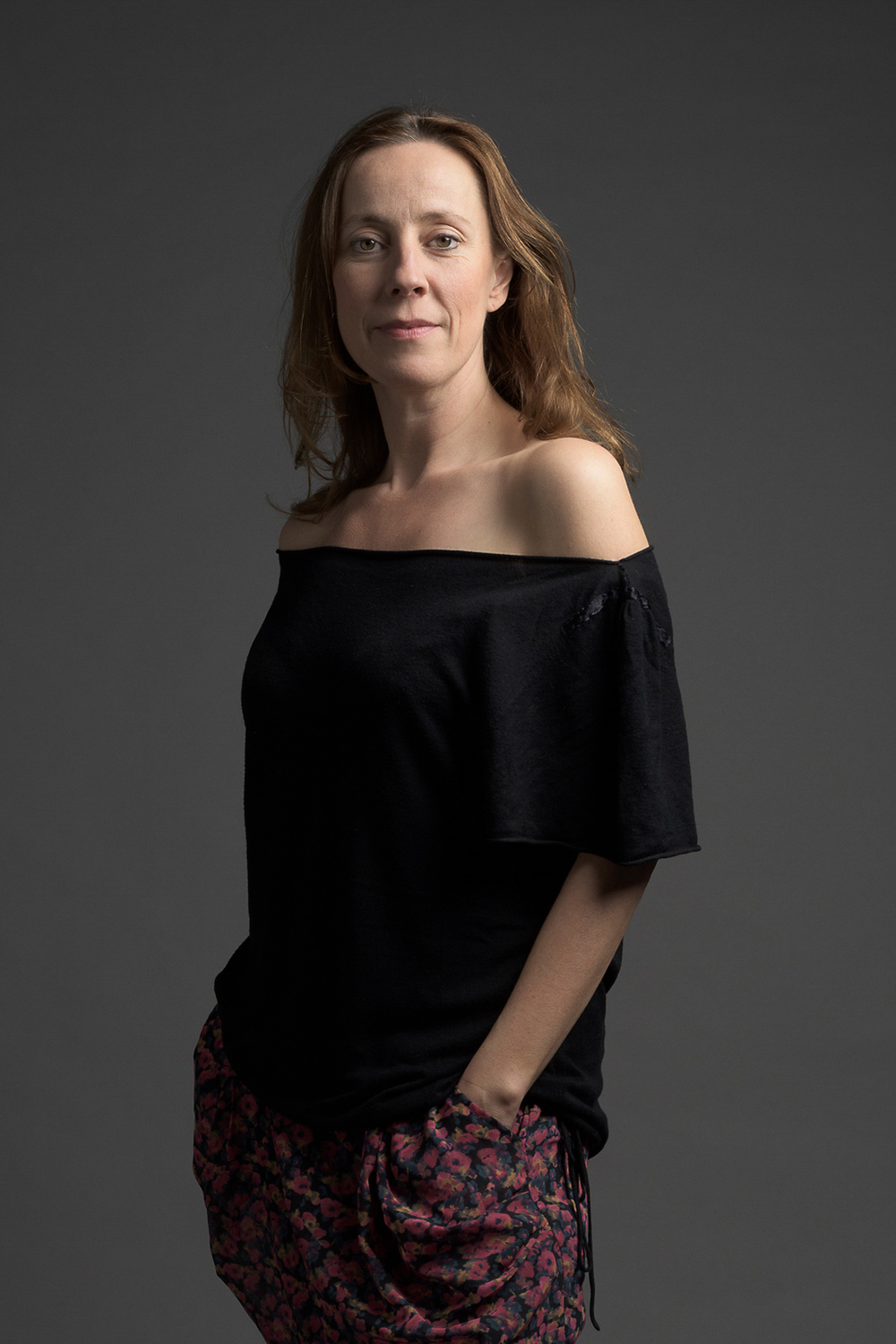 Portrait en studio d'une femme photographiée à Toulouse par Johanna Senpau.
