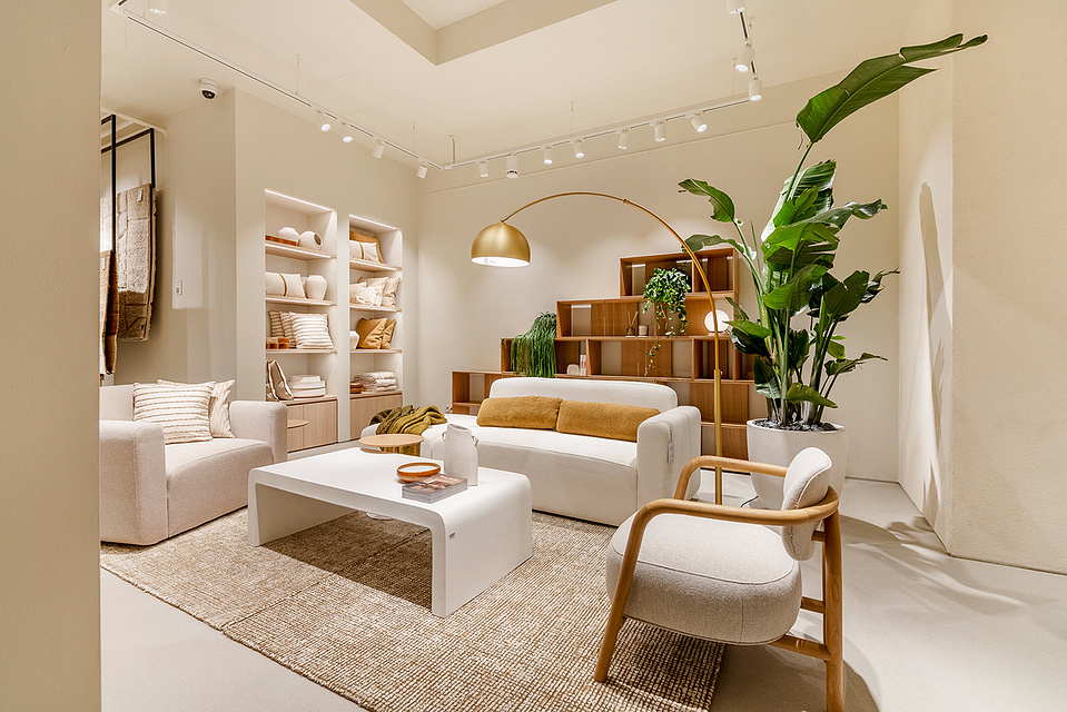 Présentation soignée du mobilier Kave Home à Toulouse

