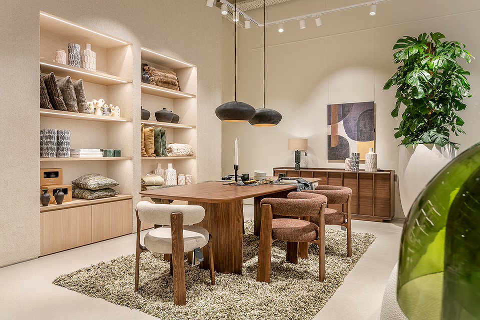 Design intérieur du showroom Kave Home Toulouse