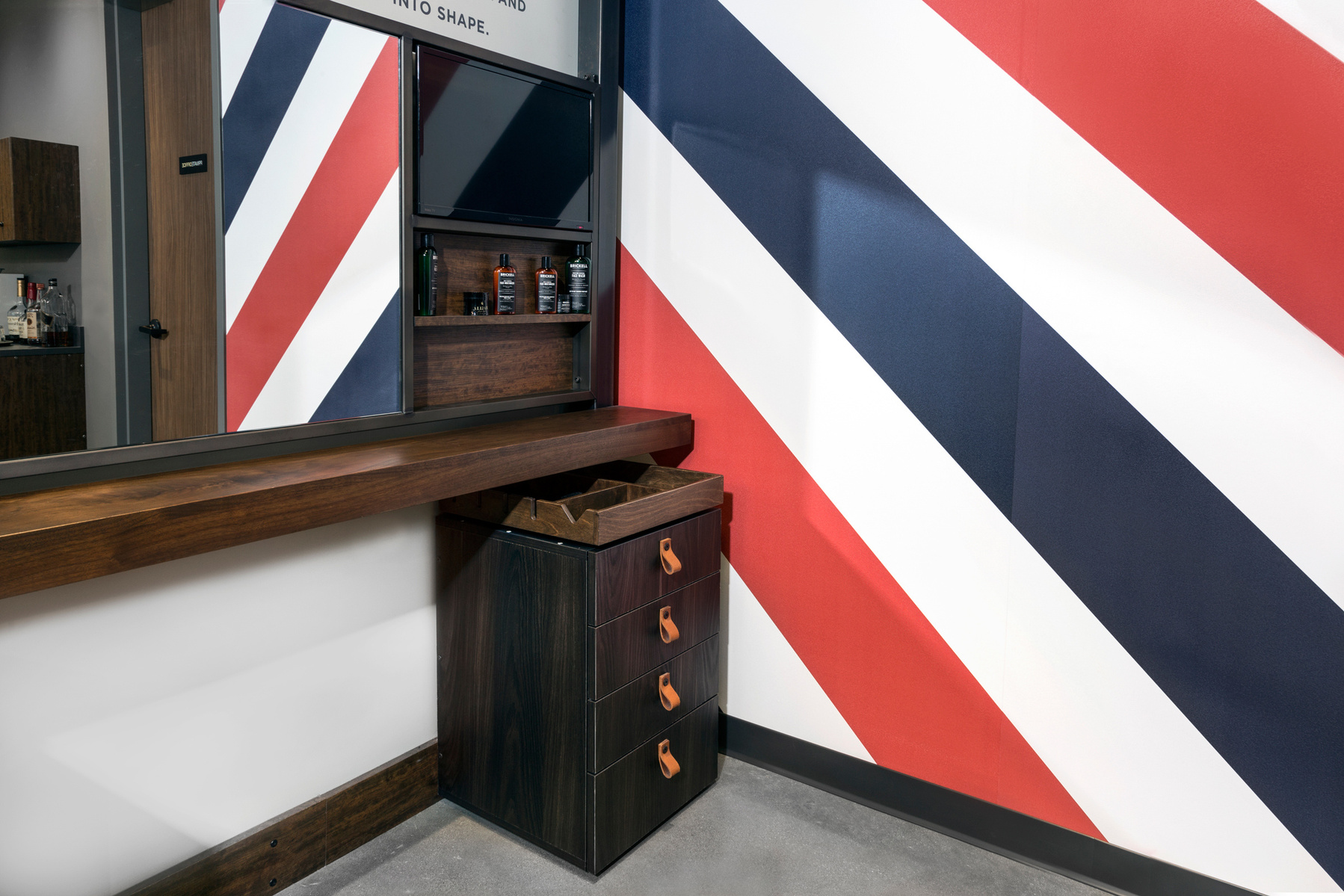 Franchise Environmental Graphics for Hammer and Nails Grooming franchise