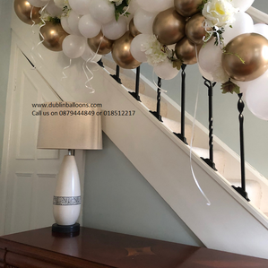 A garland to decorate your stairway.
These garlands can be made in a fabulous selection of colours. For celebrations.