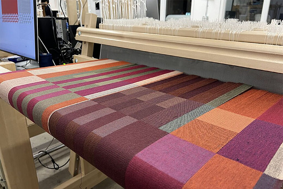 Colour sample on the  loom.