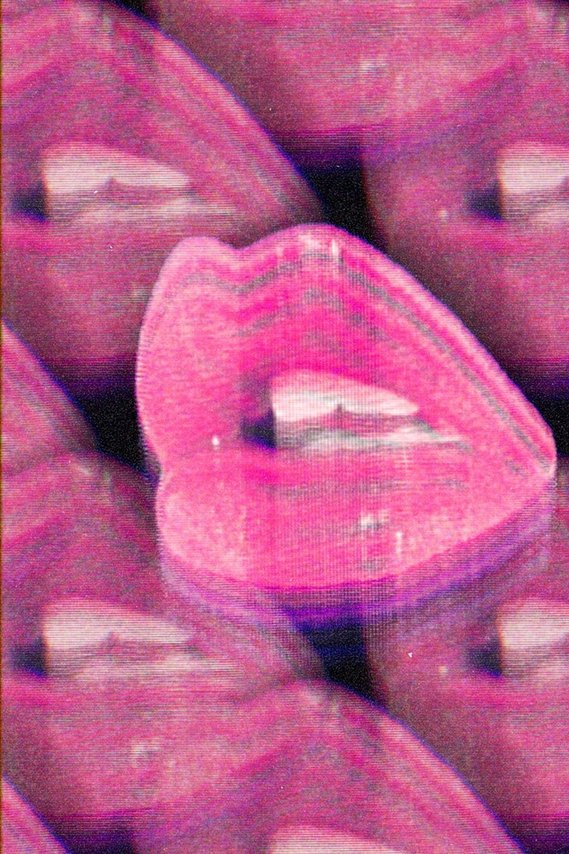 glitch art lips