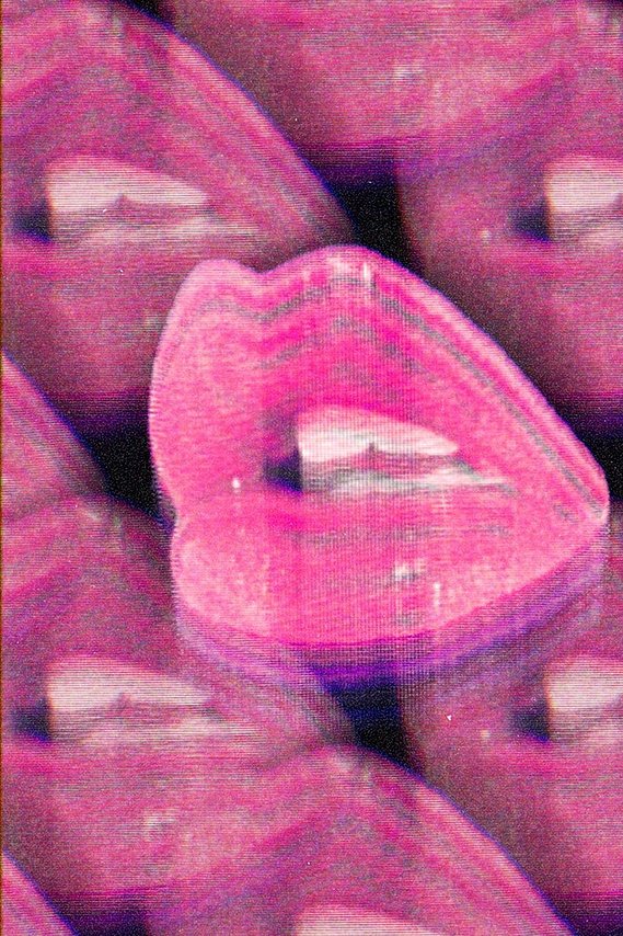 glitch art lips